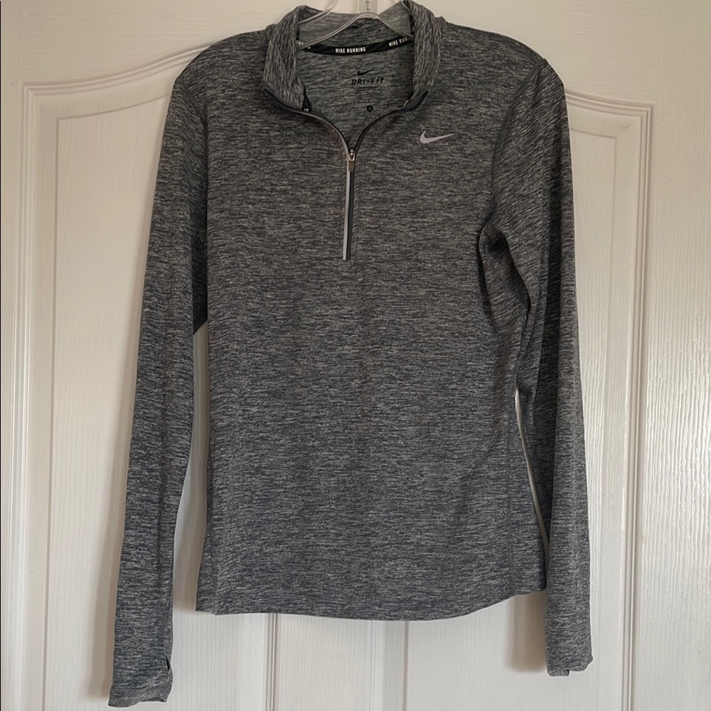 Nike Gray Fitted Sweatshirt with Long Sleeves and Ribbed Style